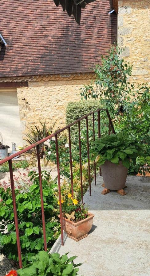 Bed and Breakfast Chez Sylvie Excideuil Exterior foto